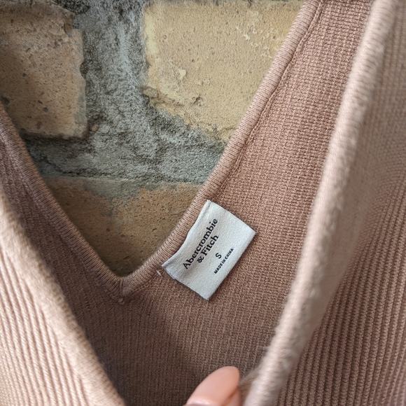 Babaton Sculpt Knit Top - Picture 4 of 7